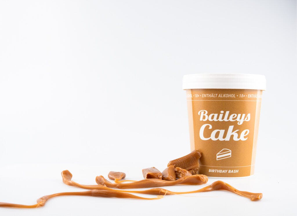 Baileys Cake: Featured Image